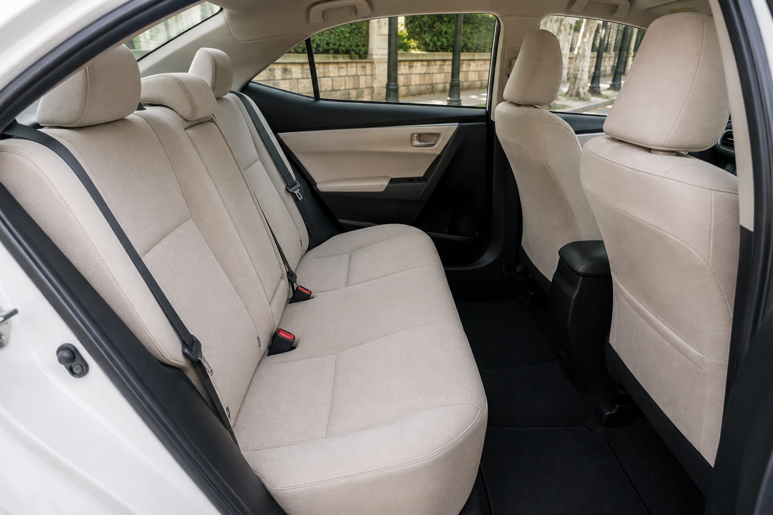 Toyota Corolla XEI light cloth rear seats and passenger space