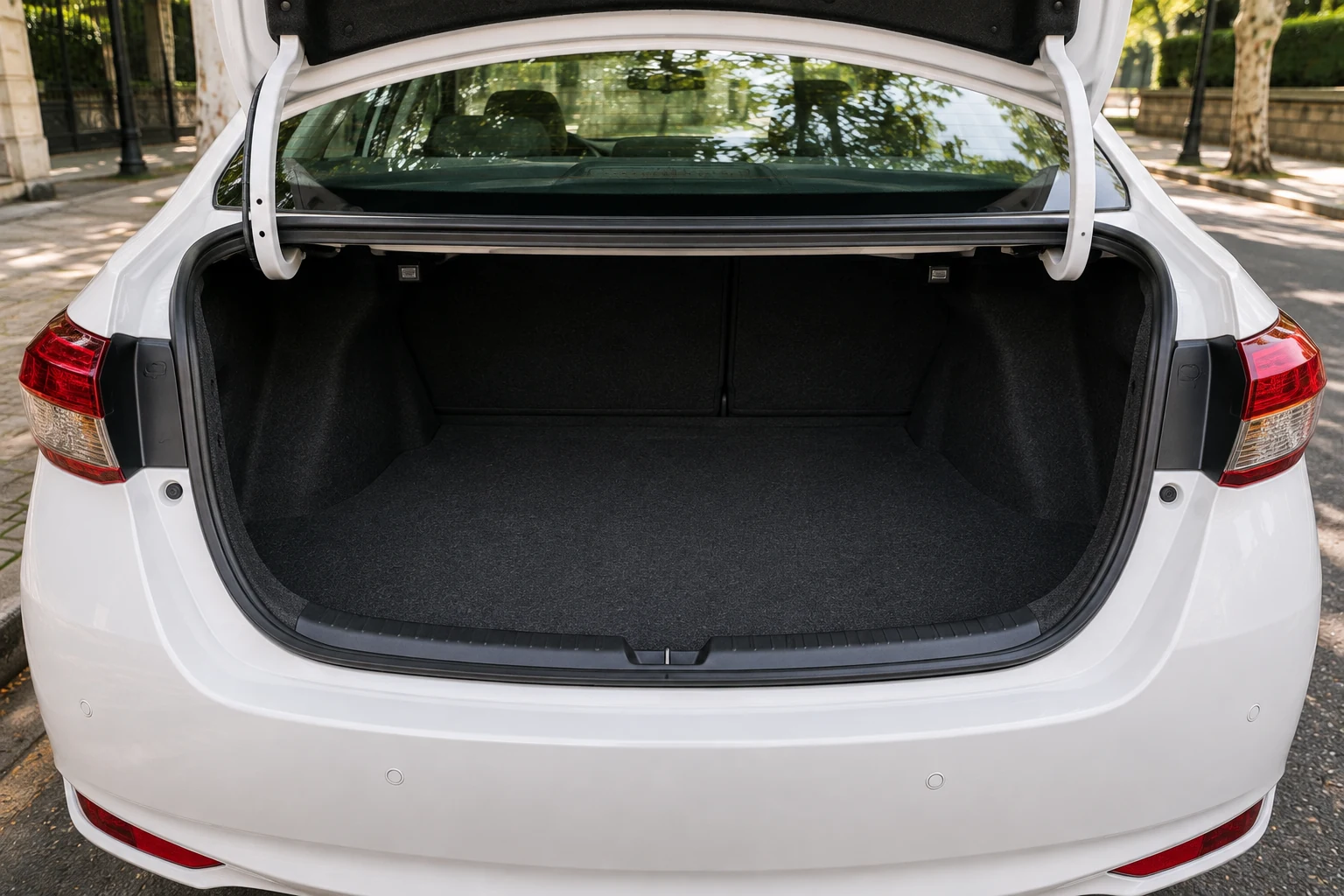 Toyota Corolla XEI sedan trunk and luggage space