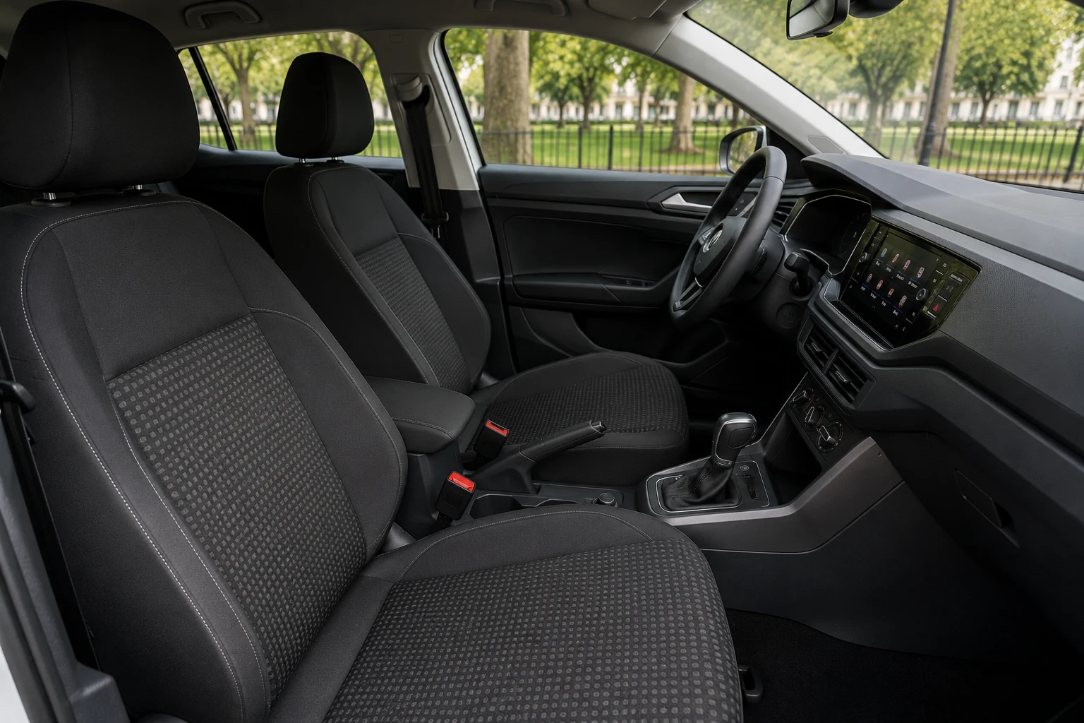 Volkswagen Nivus Trendline dark cloth front seats and cabin